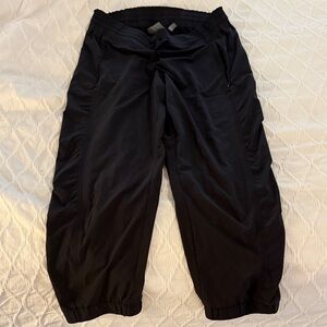 Athleta Women’s Versatile Black cropped Joggers